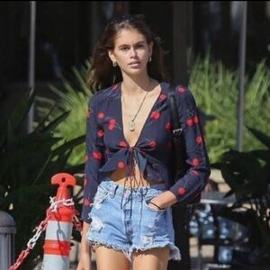 Realisation Par Bianca Cherry Top